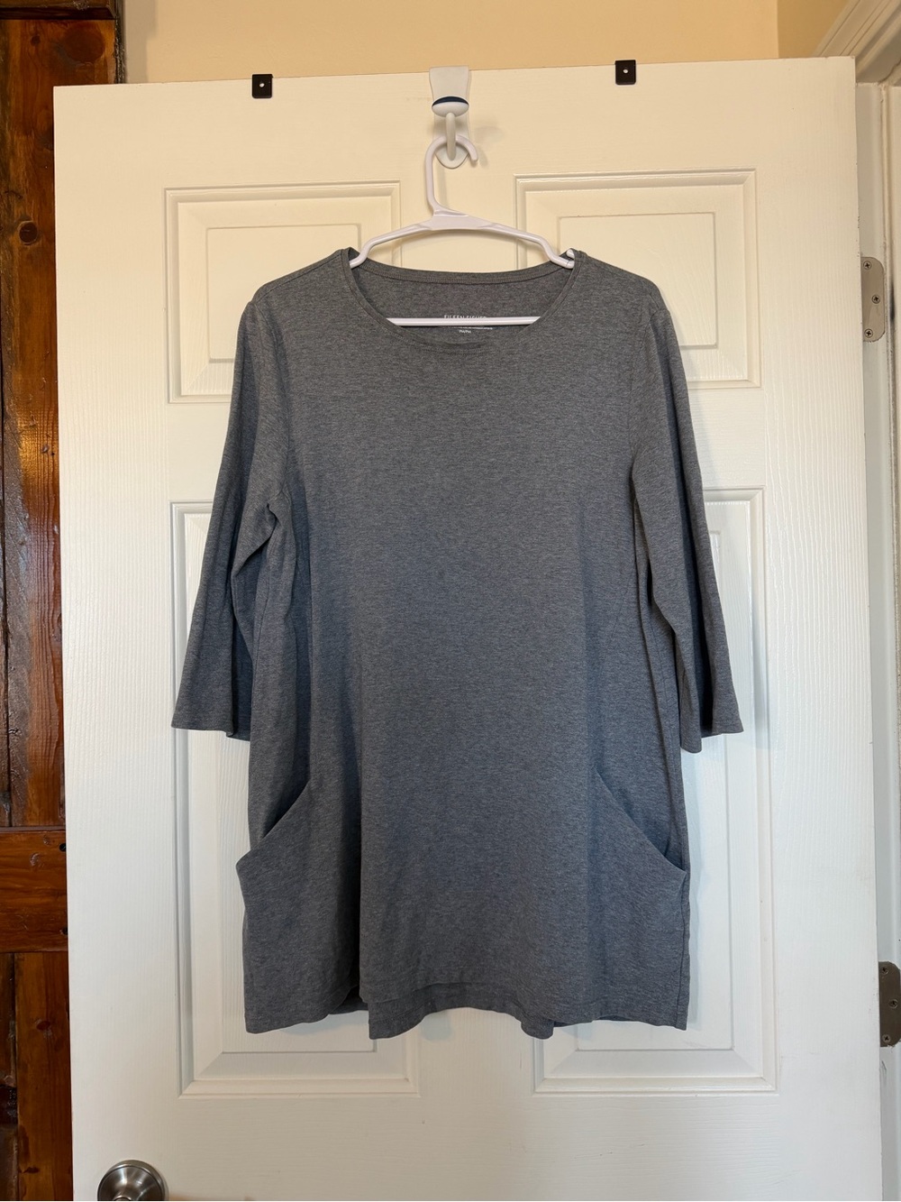 Eileen Fisher quarter sleeve tunic with pockets - size medium petite